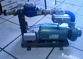 Dosador de aditivo e água